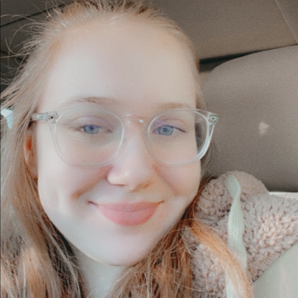 Meet your Posher, Emily